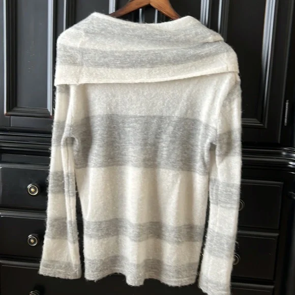 Free People Lulu Rugby Grey/white Stripe Cowl Neck Sweater Size Small - Picture 6 of 6